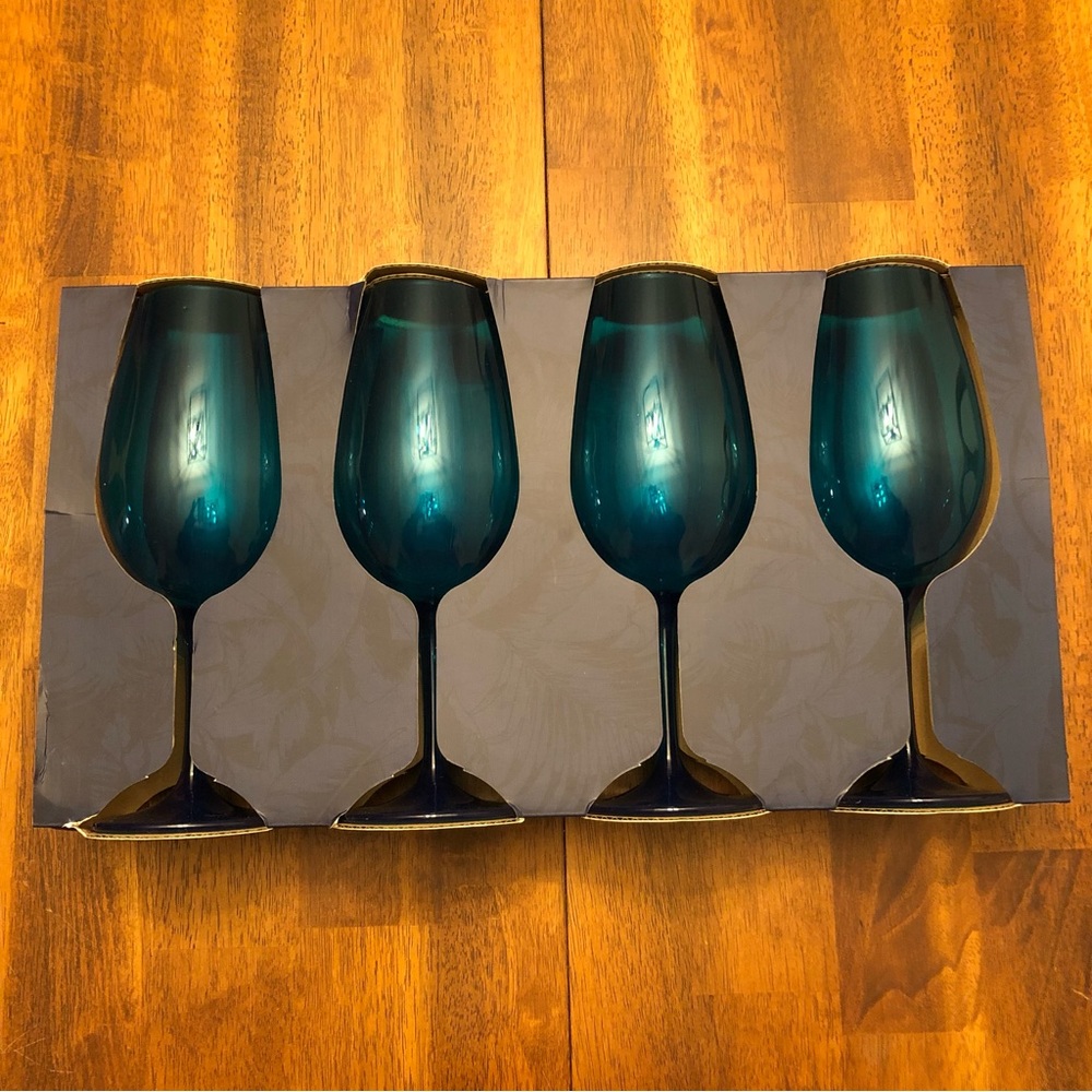 NEW! Tommy Bahama outdoor acrylic drinkware set